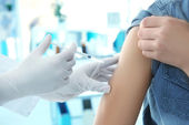 A proteção contra o HPV começa com a vacinação