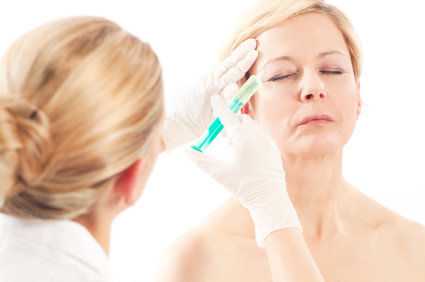 Botox ou toxina botulínica: o que ele faz? Como fazer a aplicação? Quem deve usar? Quais são os efeitos da intoxicação pela toxina botulínica?