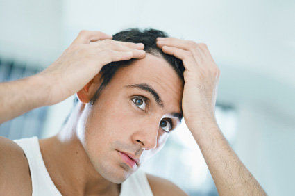 Meus cabelos est&atilde;o caindo - a calv&iacute;cie masculina tem solu&ccedil;&atilde;o?