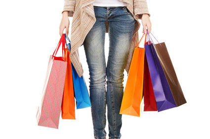 Mania de comprar mesmo sem ter necessidade de usar o que comprou? Pode ser oniomania!