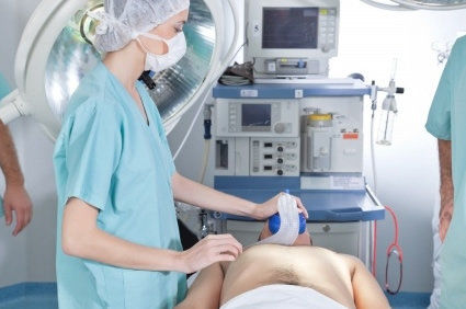 Quando a ventilação mecânica é necessária? Como ela é? Quais são as possíveis complicações?