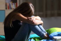 Suicídio na adolescência: quais são os sinais de alerta, os fatores de risco e as formas de prevenção
